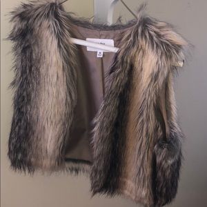 (NWOT) Fur vest cute